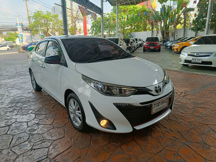 Toyota Yaris ATIV 2018 1.2 S Sedan เบนซิน ไม่ติดแก๊ส เกียร์อัตโนมัติ ขาว รูปที่ 2