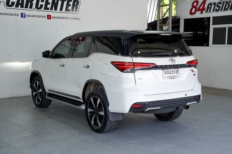 Toyota Fortuner 2019 2.8 TRD Sportivo Utility-car ดีเซล ไม่ติดแก๊ส เกียร์อัตโนมัติ ขาว รูปที่ 3