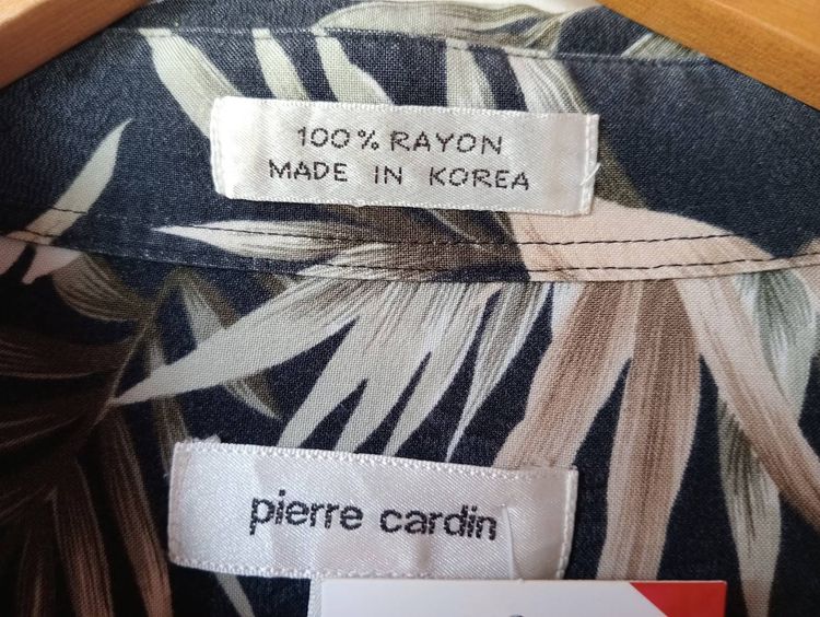 pierre cardin  เสื้อฮาวายอเมริกาผ้าrayon สีดำเทา ลายใบไม้ รูปที่ 4