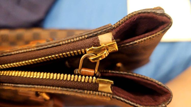 กระเป๋าสะพายหลุยซ์ Louis Vuitton รุ่น Greenwich Damier สภาพใหม่เอี่ยม รูปที่ 10