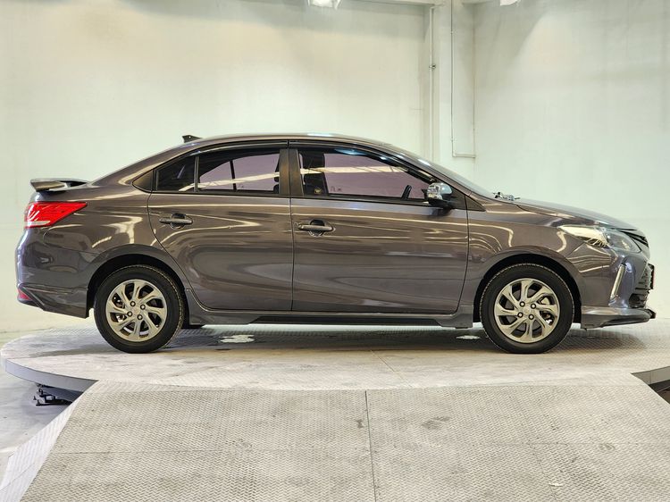 Toyota Vios 2019 1.5 Mid Sedan เบนซิน เกียร์อัตโนมัติ บรอนซ์เงิน รูปที่ 4