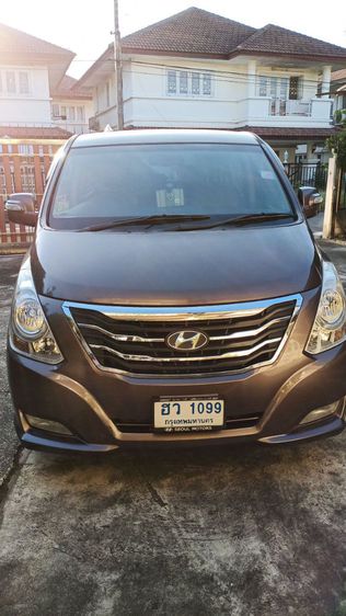 Hyundai H-1  2015 2.5 Elite Plus Van ดีเซล เกียร์อัตโนมัติ น้ำตาล