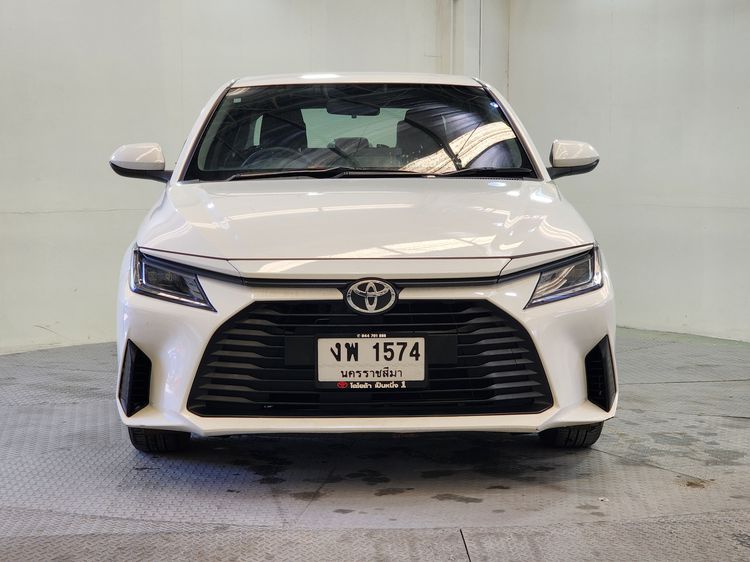 Toyota Yaris ATIV 2022 1.2 Sport Sedan เบนซิน เกียร์อัตโนมัติ ขาว รูปที่ 2