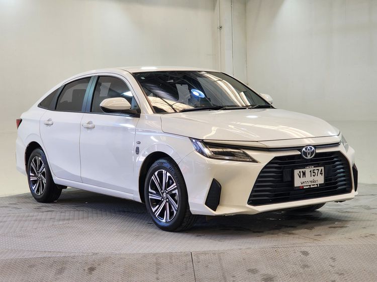 Toyota Yaris ATIV 2022 1.2 Sport Sedan เบนซิน เกียร์อัตโนมัติ ขาว รูปที่ 1