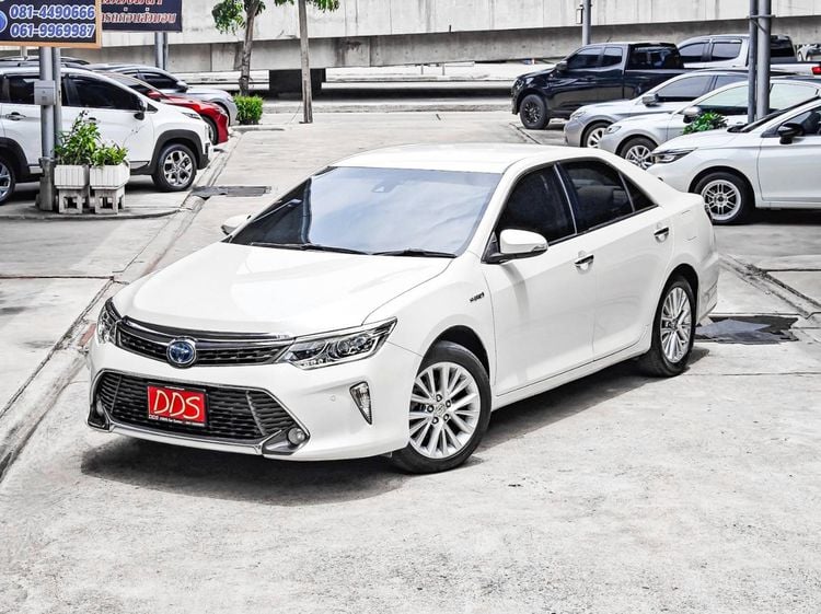 Toyota Camry 2015 2.5 HV Premium Sedan เบนซิน เกียร์อัตโนมัติ ขาว