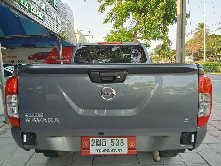 Nissan NP300-NAVARA 2015 2.5 V Pickup ดีเซล ไม่ติดแก๊ส เกียร์ธรรมดา เทา รูปที่ 4