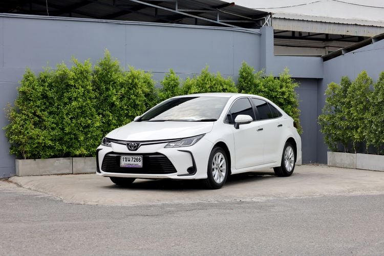 Toyota Altis 2020 1.6 G Sedan เบนซิน ไม่ติดแก๊ส เกียร์อัตโนมัติ ขาว รูปที่ 3