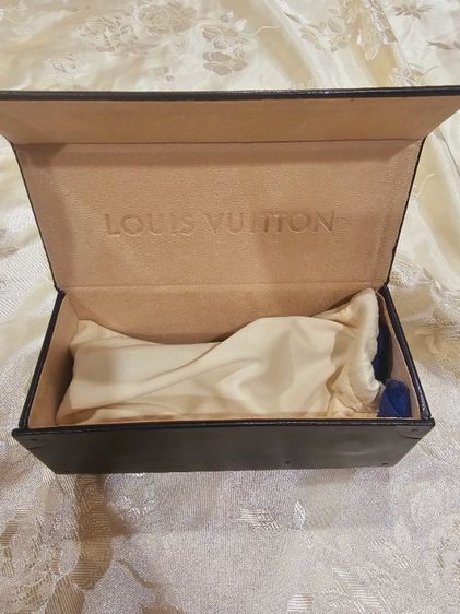 Louis Vuitton 1.1 Millionaires Sunglasses ของแท้ สภาพดี นัดดูของก่อนซื้อได้ รูปที่ 3