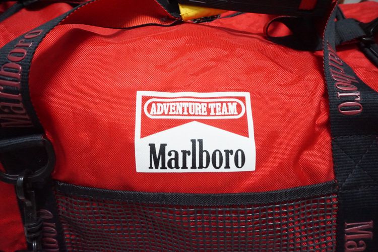 กระเป๋าเดินทาง  ถือ สะพายข้าง    Vintage  Marlboro  duffle  Bag รูปที่ 2