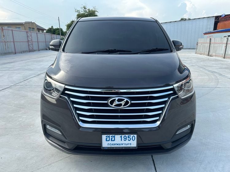 Hyundai H-1  2019 2.5 Elite Plus Van ดีเซล เกียร์อัตโนมัติ น้ำตาล รูปที่ 2