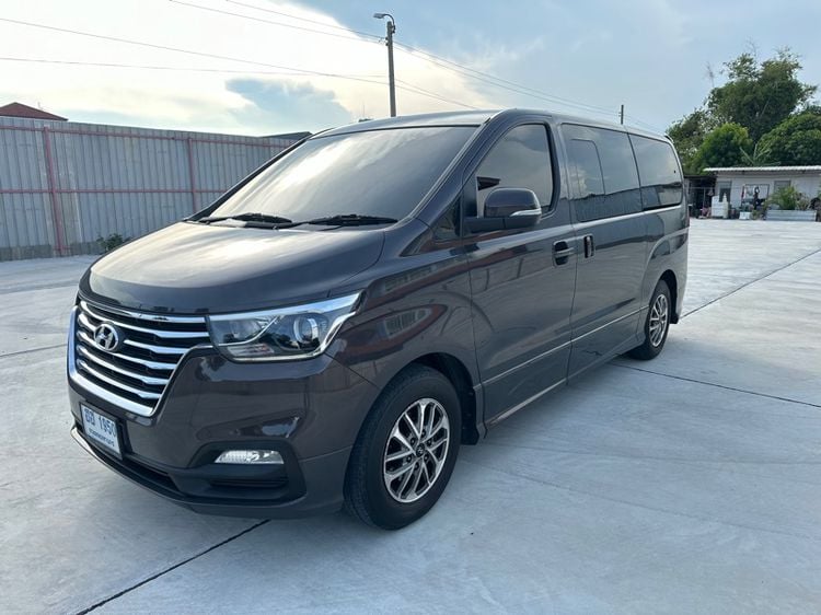 Hyundai H-1  2019 2.5 Elite Plus Van ดีเซล เกียร์อัตโนมัติ น้ำตาล