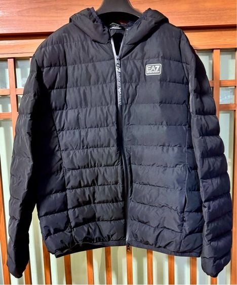 EMPORIO ARMANI เสื้อแจ็คเก็ตกันหนาวขนเป็ดสำหรับผู้ชาย รุ่น Men Fashion Outerwear Emporio Armani Down Jacket Code 6RPBJ2 PNE1Z สี Nero