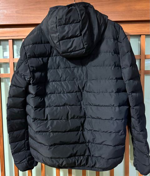 เสื้อแจ็คเก็ตกันหนาวขนเป็ดสำหรับผู้ชาย EMPORIO ARMANI รุ่น Men Fashion Outerwear Emporio Armani Down Jacket Code 6RPBJ2 PNE1Z สี Nero รูปที่ 3