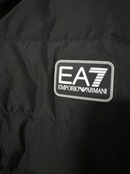 เสื้อแจ็คเก็ตกันหนาวขนเป็ดสำหรับผู้ชาย EMPORIO ARMANI รุ่น Men Fashion Outerwear Emporio Armani Down Jacket Code 6RPBJ2 PNE1Z สี Nero รูปที่ 7
