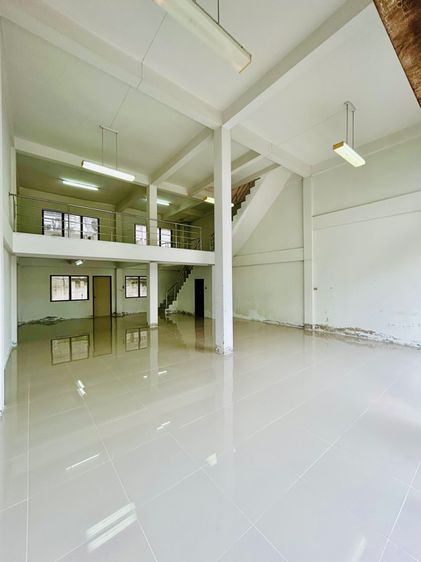 ใช่ ขายตึกแถวบางพระ 2 คูหา 3 ชั้นครึ่ง 1 ดาดฟ้า 3 ห้องน้ำ รูปที่ 2