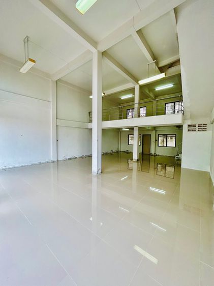 ใช่ ขายตึกแถวบางพระ 2 คูหา 3 ชั้นครึ่ง 1 ดาดฟ้า 3 ห้องน้ำ รูปที่ 3