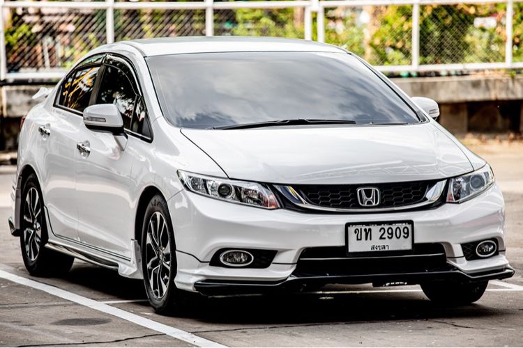Honda Civic 2015 1.8 ES i-VTEC Sedan เบนซิน ไม่ติดแก๊ส เกียร์อัตโนมัติ ขาว รูปที่ 3