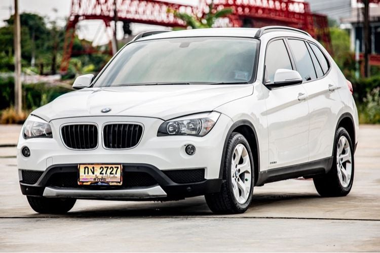 BMW X1 2014 2.0 sDrive18i xLine Sedan เบนซิน ไม่ติดแก๊ส เกียร์ธรรมดา ขาว