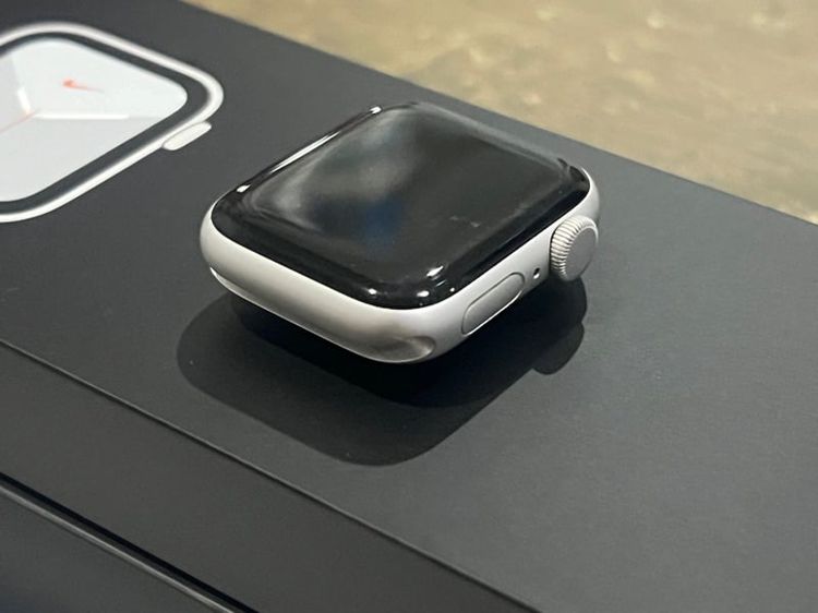 สแตนเลส เงิน Apple Watch SE Wifi