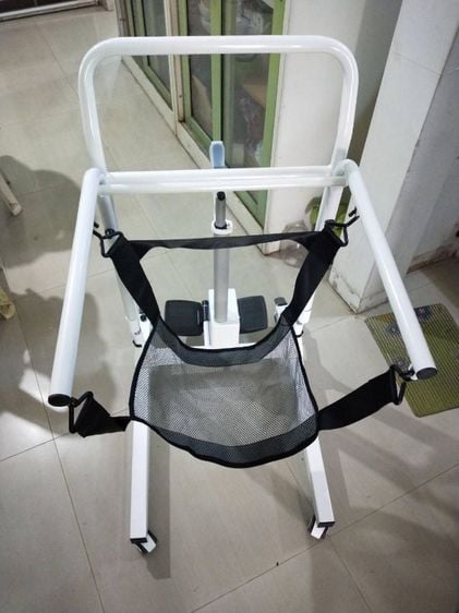 อุปกรณ์เพื่อสุขภาพ ขายเก้าอี้ไฮโดรลิกพยุงคนชรา 5900  บาท