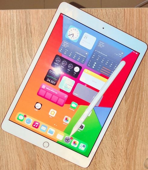 32 GB Apple iPad 10.2 จอใหญ่ แบตอึด มีอุปกรณ์ ปากกาสารพัดประโยชน์ ใช้งานยาวๆ ตจว สั่งผ่านShopee