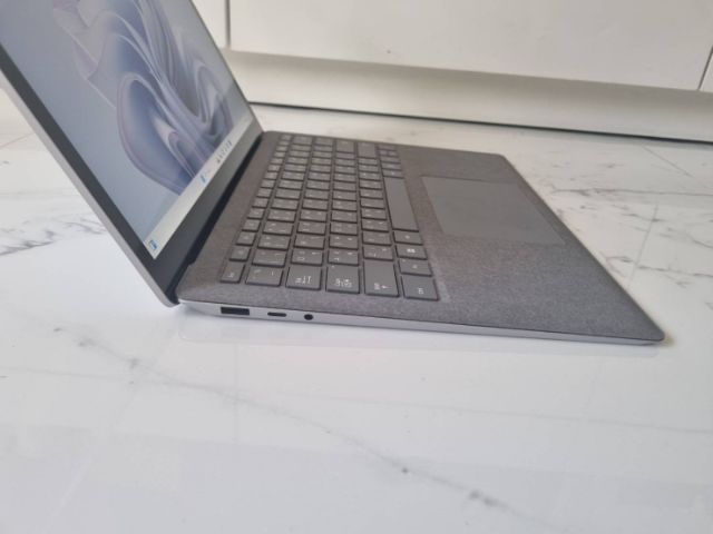 Ms Surface Laptop 5 จอ13.5 Core i7 RAM16 SSD 512
Cycle Count 0 ครั้ง ยังไม่ผ่านการชาร์จไฟสภาพใหม่มาก รูปที่ 4