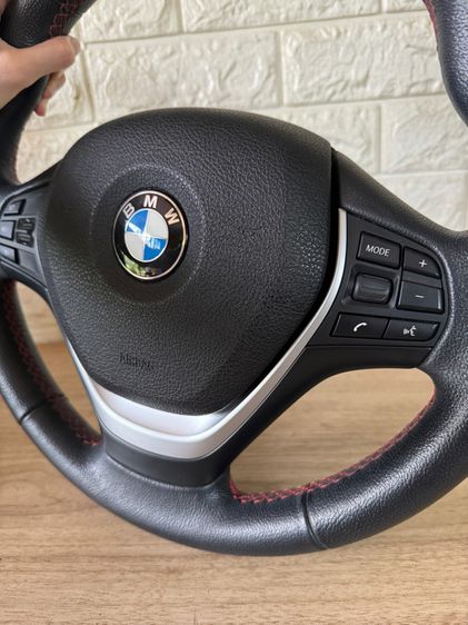 พวงมาลัย BMW สำหรับรุ่น F30 รุ่นด้ายแดง สภาพดี ไม่มีตำหนิ รูปที่ 5