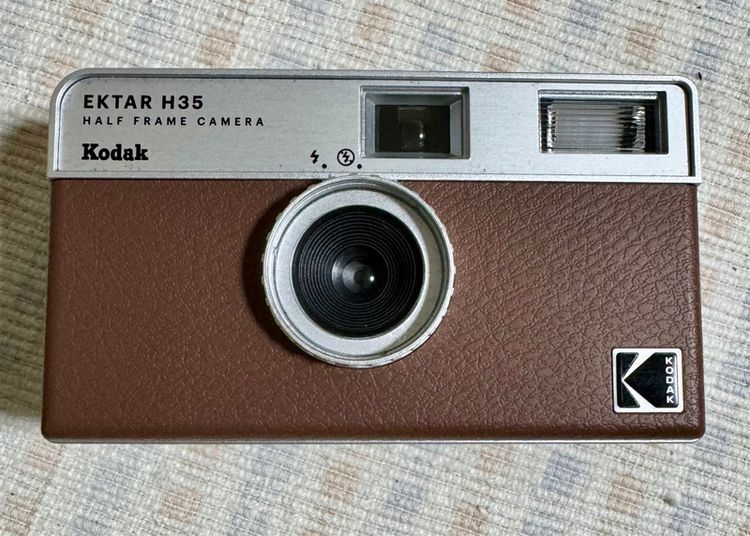 กล้อง KODAK EKTAR H35 Half Frame Film Camera สภาพดีมาก ใช้งานครั้งเดียว พร้อมถุงใส่กล้องสีดำ รูปที่ 2