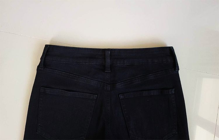 กางเกงยีนส์ Uniqlo size 23 ( 58.5 cm) สีดำสนิท รูปที่ 4