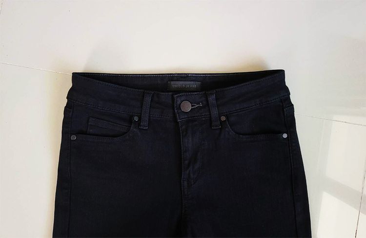 กางเกงยีนส์ Uniqlo size 23 ( 58.5 cm) สีดำสนิท รูปที่ 3