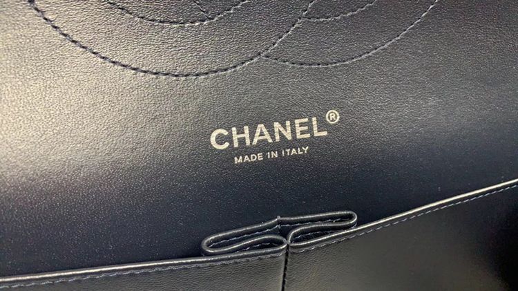 Chanel Classic Flap Caviar Jumbo Navy รูปที่ 7