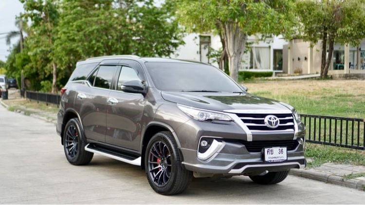 toyota fortuner 2.4 v AT 4WD ปี 2017