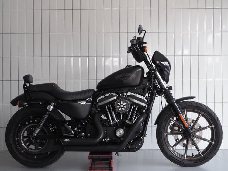 Harley-Davidson Sportster iron 883 