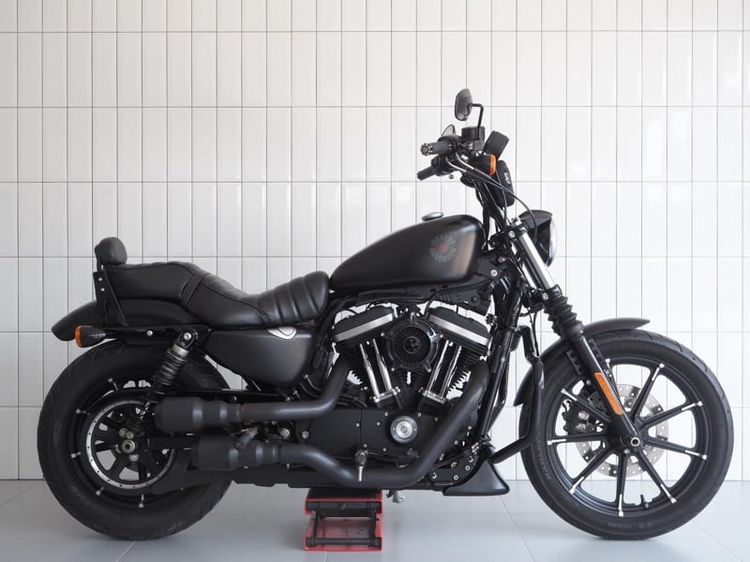 Harley-Davidson Sportster iron 883  year 2020