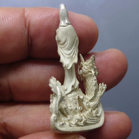 เจ้าแม่กวนอิม รูปหล่อลอยองค์ จ.ระนอง เนื้อเงิน ขนาดสูง 4 เซ็น ปี 2539 นิยม หายาก รูปที่ 5