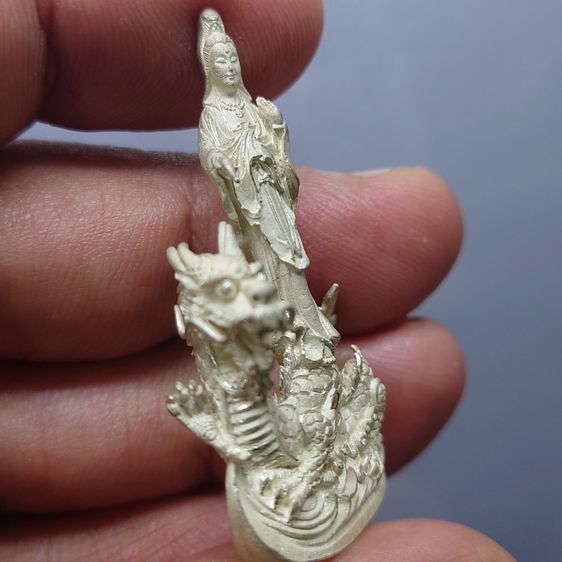 เจ้าแม่กวนอิม รูปหล่อลอยองค์ จ.ระนอง เนื้อเงิน ขนาดสูง 4 เซ็น ปี 2539 นิยม หายาก รูปที่ 3