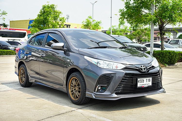 Toyota Yaris ATIV 2022 1.2 Entry Sedan เบนซิน ไม่ติดแก๊ส เกียร์อัตโนมัติ เทา รูปที่ 2