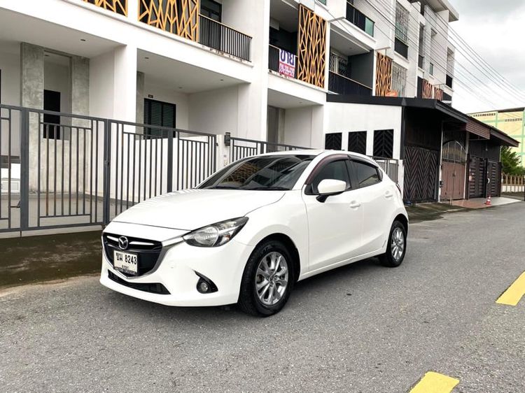 Mazda Mazda 2 2017 1.3 High Connect Sedan เบนซิน ไม่ติดแก๊ส เกียร์อัตโนมัติ ขาว