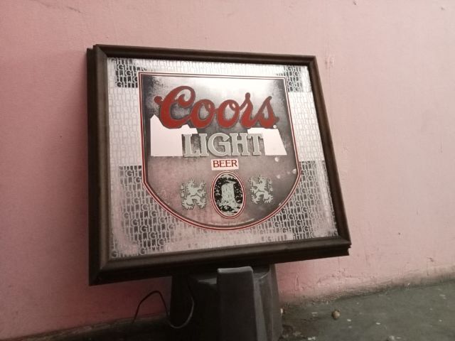 หายาก ป้ายไฟ Coors Light Beer Framed Mirror Sign  5400 บาท