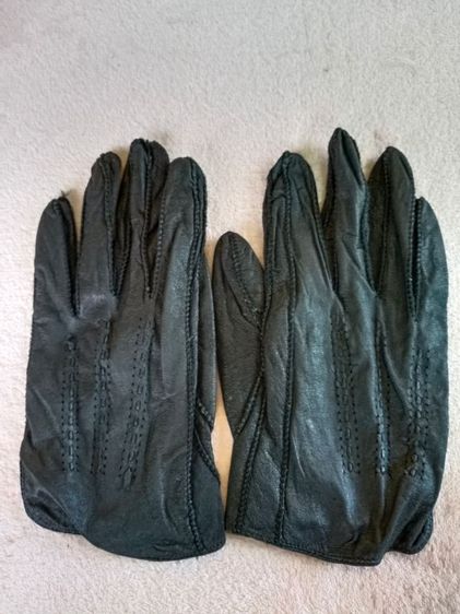 ถุงมือหนังแท้สีดำ