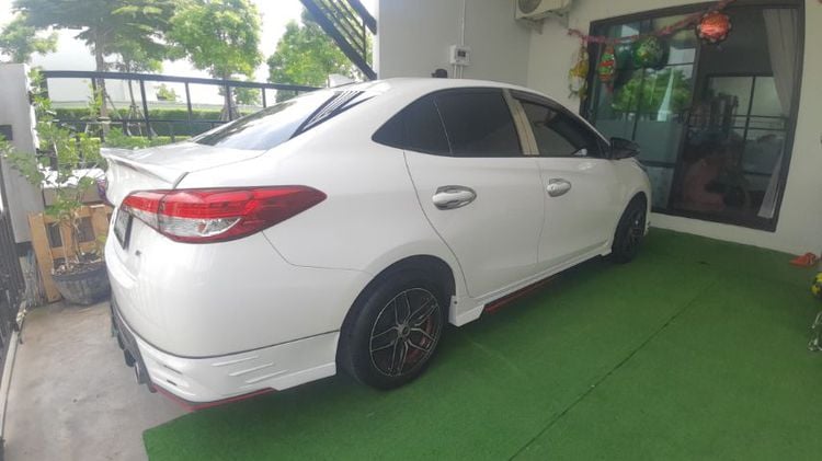 Toyota Yaris ATIV 2018 1.2 E Sedan เบนซิน LPG เกียร์อัตโนมัติ ขาว รูปที่ 2