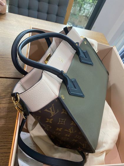 Louis Vuitton On my side laurier รูปที่ 2