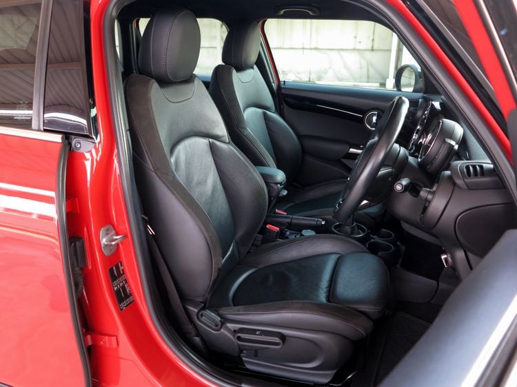 Mini COOPER 5 DOOR HATCH 2019 2.0 S Sedan เบนซิน ไม่ติดแก๊ส เกียร์อัตโนมัติ ส้ม รูปที่ 3