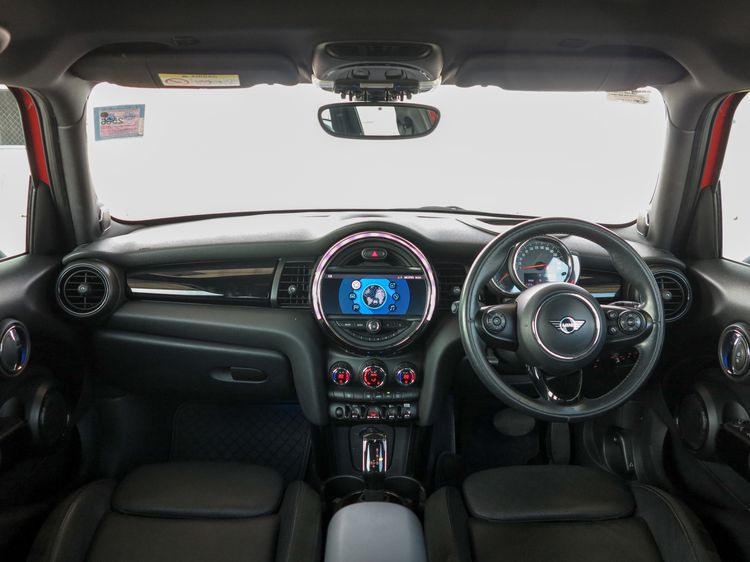 Mini COOPER 5 DOOR HATCH 2019 2.0 S Sedan เบนซิน ไม่ติดแก๊ส เกียร์อัตโนมัติ ส้ม รูปที่ 2