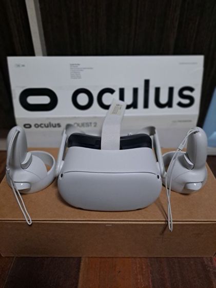 อื่นๆ เครื่องเล่น VR เชื่อมต่อไร้สายได้ ขาย แว่น vr  oculus  QUEST2  128G.   อุปกรณ์กล่องครบ  ตัวเครื่องใช่งานได้ปกติทุกอย่างครับ  สมบูรณ์    สภาพใหม่มากแทบไม่ได้เล่น  มีเกมส์ แถมให้  เพียบเลยครับ  ขาย 5500  นัดนับได้ครับ  กทม. สนใจโทร 0661379993