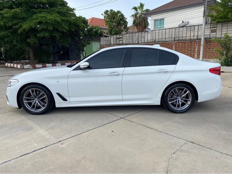 BMW Series 5 2019 520d Sedan ดีเซล ไม่ติดแก๊ส เกียร์อัตโนมัติ ขาว รูปที่ 4