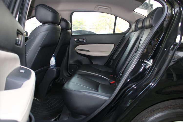 Honda City 2020 1.0 SV Sedan เบนซิน ไม่ติดแก๊ส เกียร์อัตโนมัติ ดำ รูปที่ 4