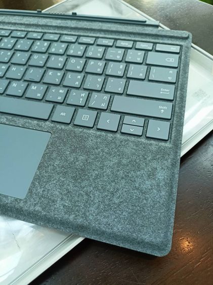 ขาย Microsoft Surface Pro Signature Type Cover รุ่น M1725 คีย์TH-Engแท้ สีPlatinum ครบกล่อง เป็นของใหม่ แค่แกะเทสเท่านั้น รูปที่ 3