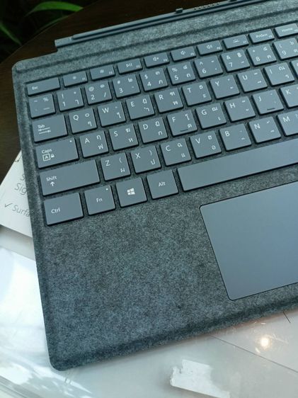 ขาย Microsoft Surface Pro Signature Type Cover รุ่น M1725 คีย์TH-Engแท้ สีPlatinum ครบกล่อง เป็นของใหม่ แค่แกะเทสเท่านั้น รูปที่ 4