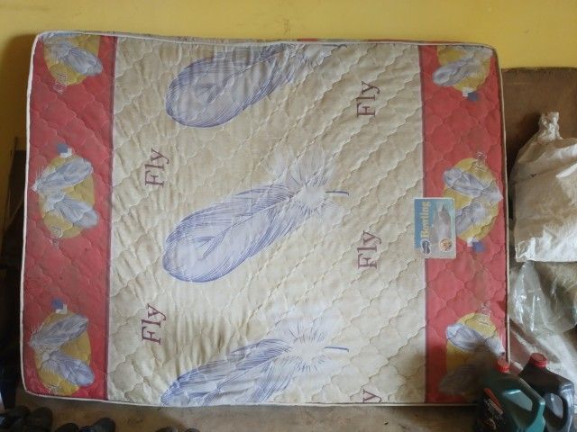 บริจาคเตียงนอนเตียงนอน(เตียงนอนมือสองสภาพเก่าพอใช้ได้(แจกฟรีแต่ต้องมาขนเองหรือมาเอาเองหรือมาเอาด้วยตัวเอง)) รูปที่ 2